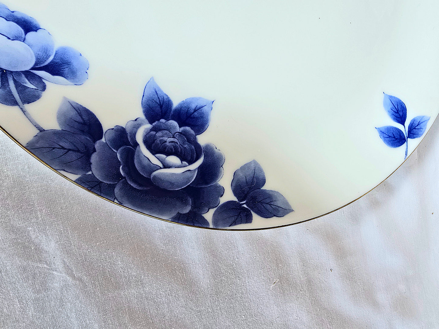 Kuriyama Blue Roses Large Plate
