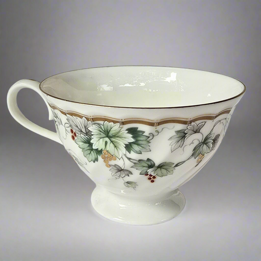 Narumi Grape Vine Tea Cup