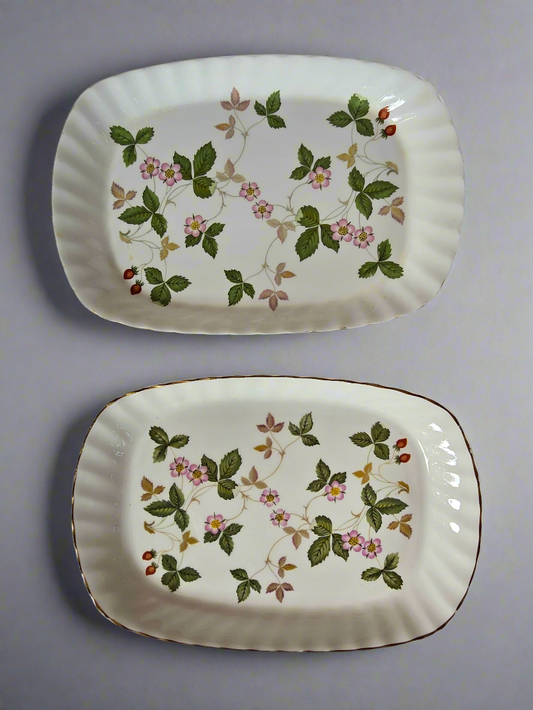 Wedgwood Bone China Wild Strawberry Rectangular Plate Set