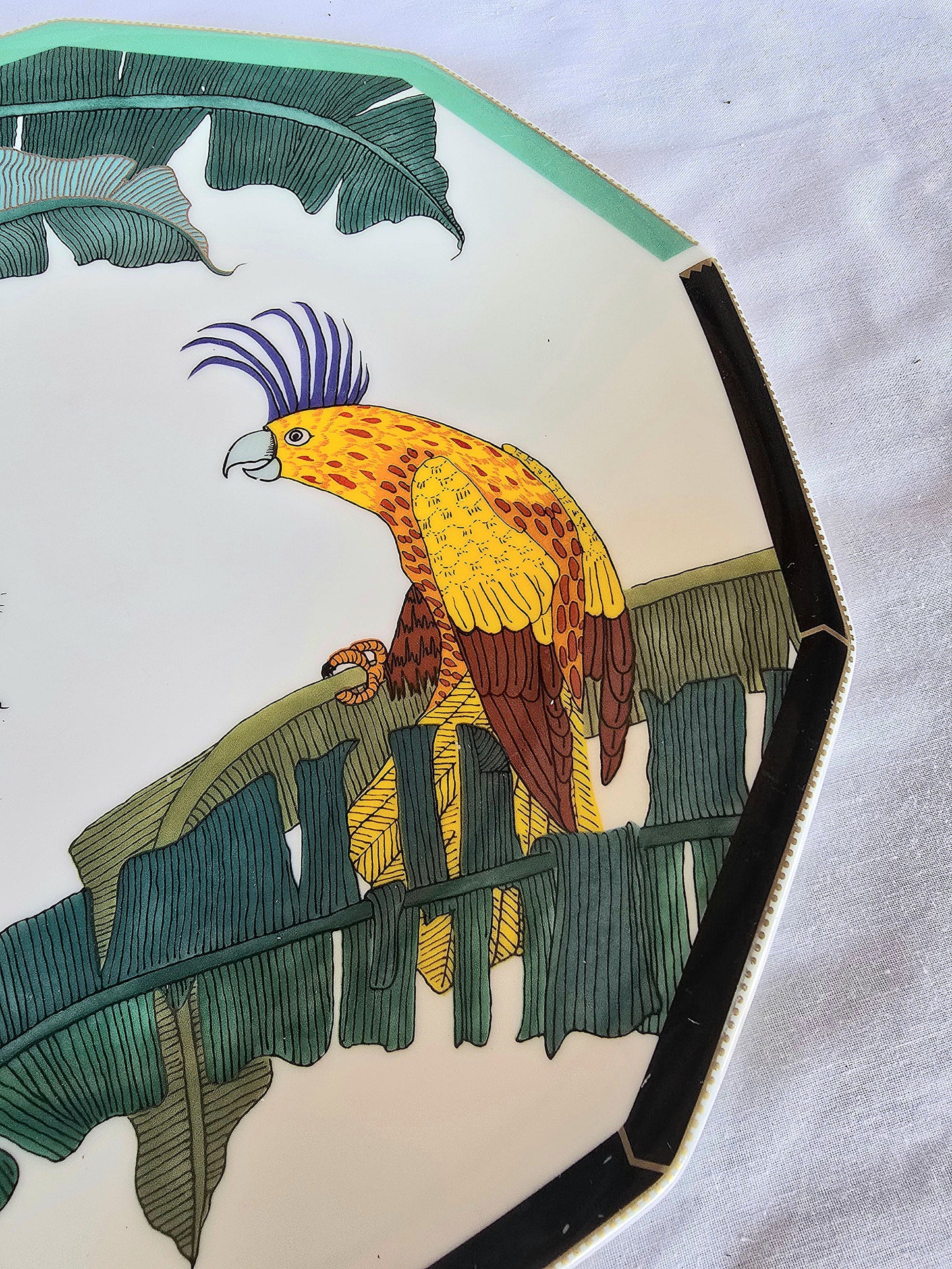 Shiseido Hanatsubaki Club "Rakuen" Bone China Plate